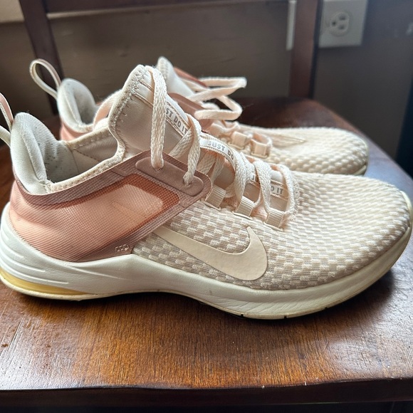 Nike Shoes - Nike Air Max Bella Tr 2 Size 7 Light Pink